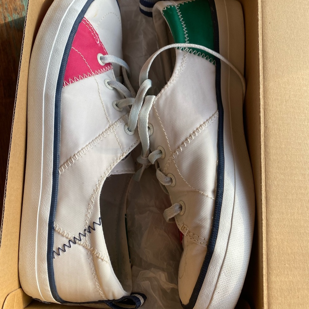 Sperry boat shoes great condition.